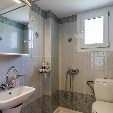 Kanaris Guest house