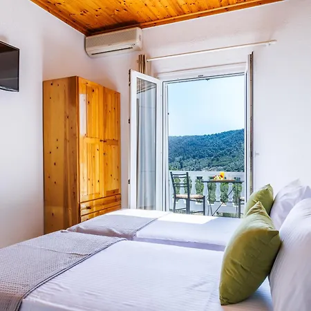 Kanaris Guest house *