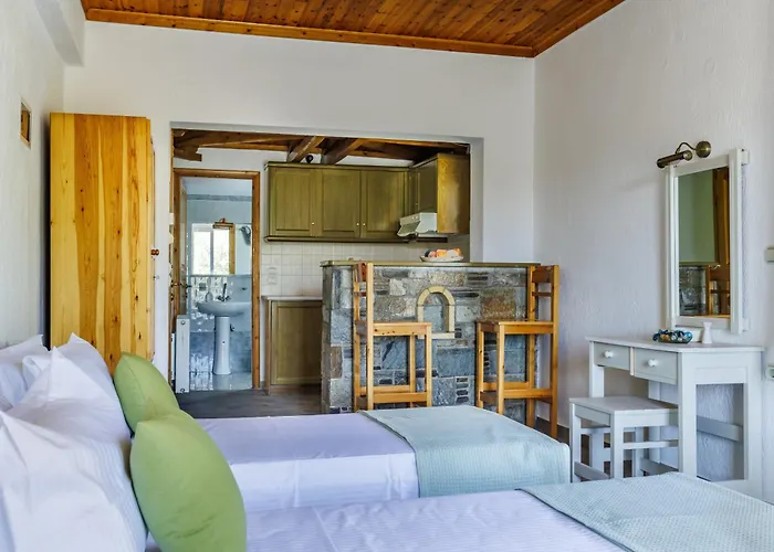 Kanaris Guest house 3*