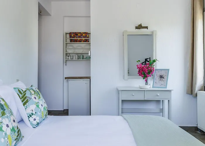 Kanaris Skopelos Town